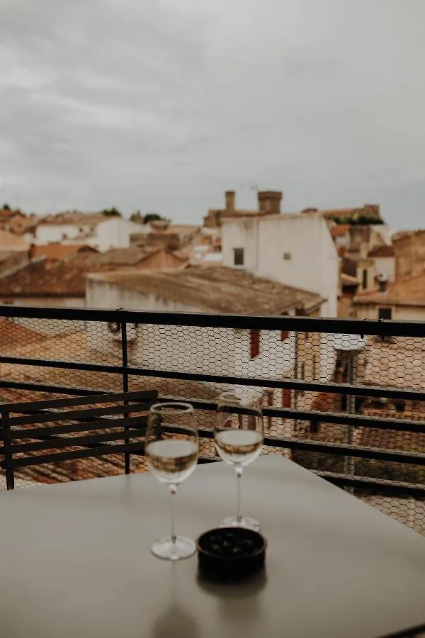Superbe Appartement Renove - Salon De Provence 0*, Salon-de-Provence